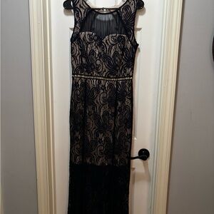Whimsical Goth Shear Black Lace Maxi Dress Size 12 Formal Prom
EUC!